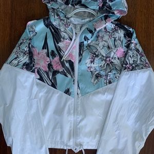 Nike cropped  wind breaker